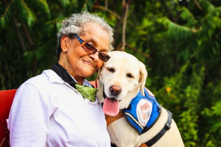 Emotional support animals for seniors: health benefits
